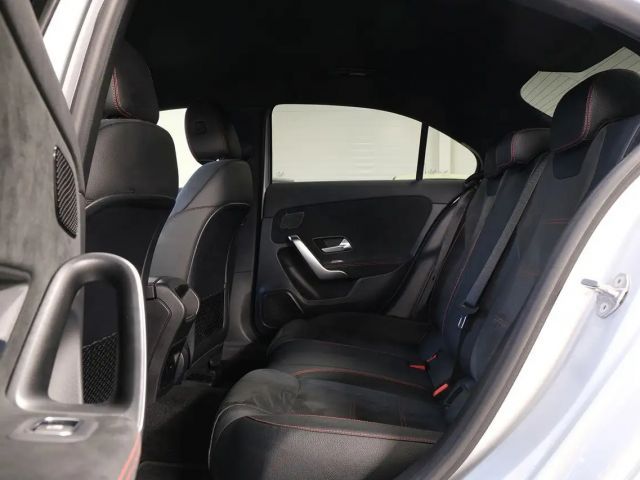 Mercedes-Benz A 200 AMG Line