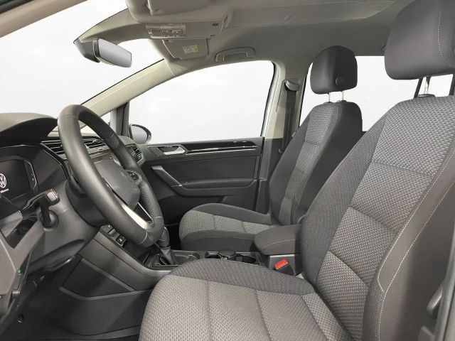 Volkswagen Touran 1.5 TSI R-Line