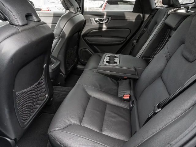 Volvo XC60 AWD Dark Plus