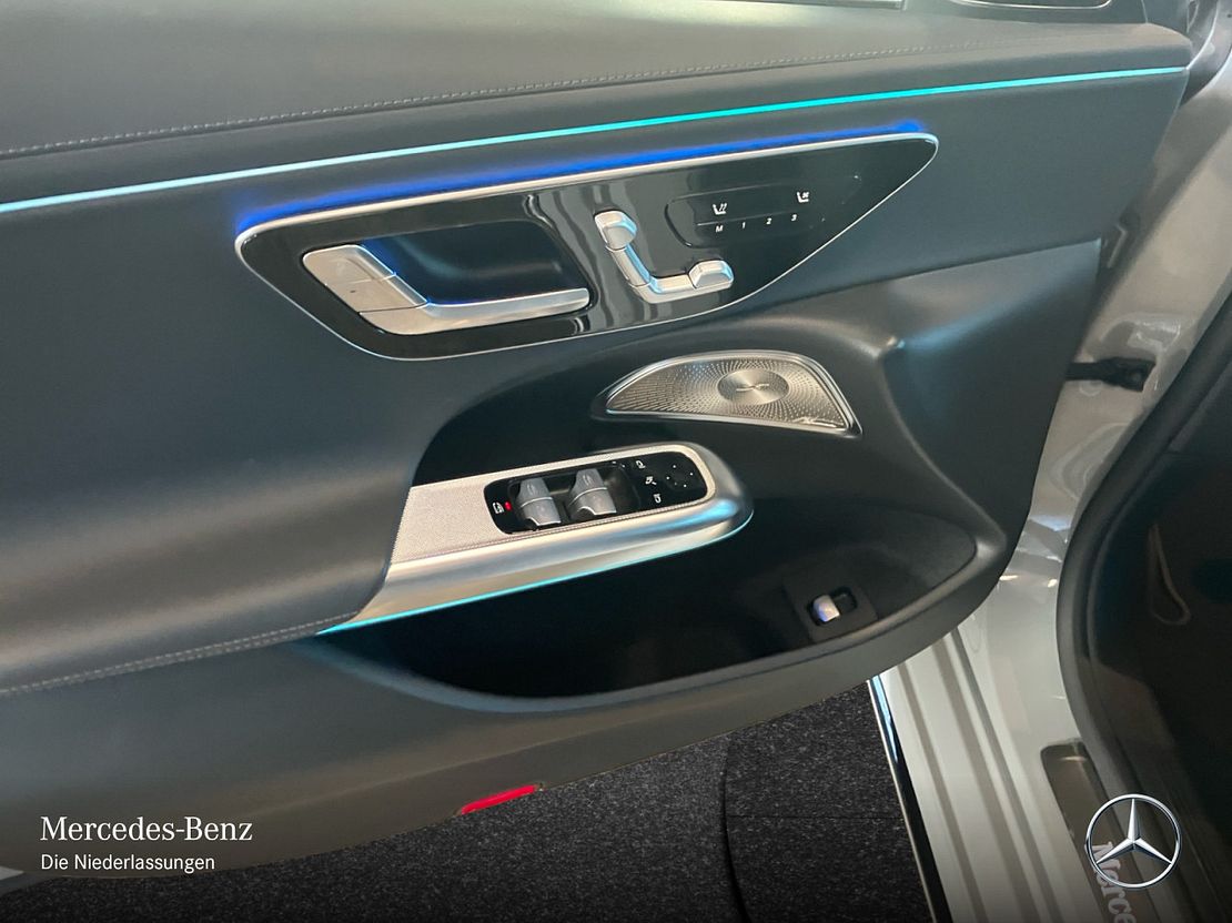 Mercedes-Benz E 220 AMG Line E 220 d Sedan