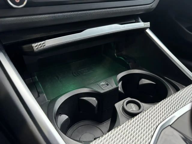 BMW 320 320i M-Sport Touring