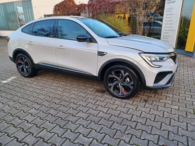 Renault Arkana E-Tech Hybrid RS