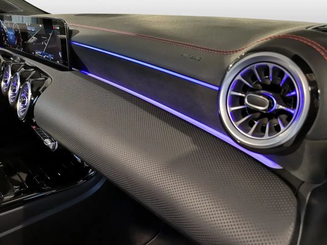 Mercedes-Benz CLA 200 AMG Line Coupé Premium