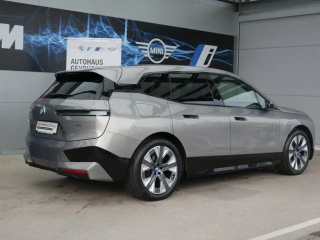 BMW iX xDrive40