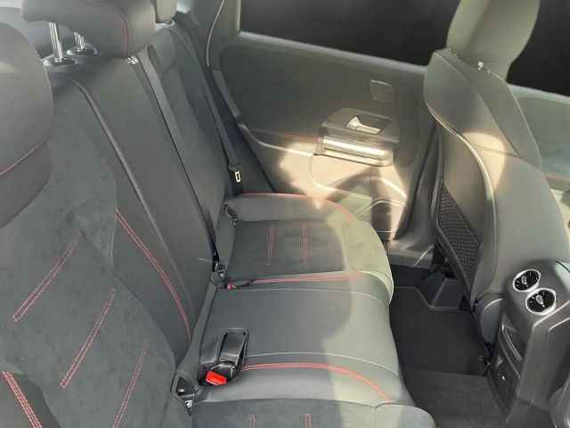 Mercedes-Benz B 250 AMG Line B 250 e