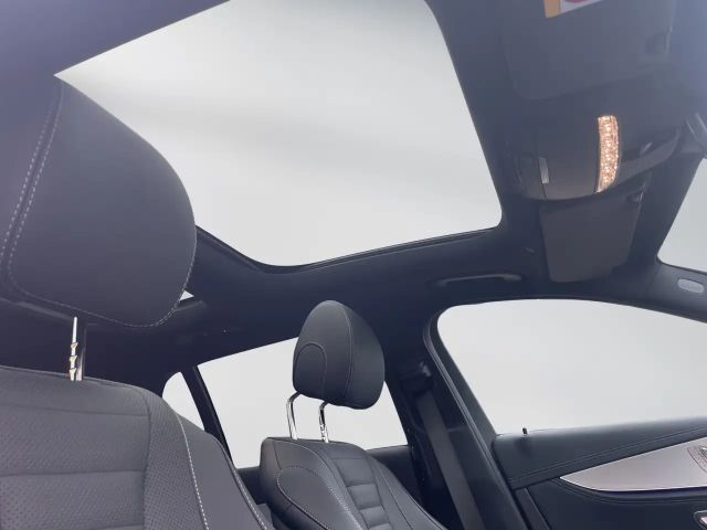 Mercedes-Benz E 220 4MATIC AMG Line