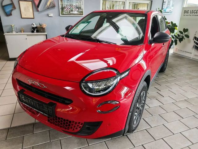 Fiat 600e Hybrid 1.2 110 DCT Kamera-PDC vorn+hinten-SHZ-LED