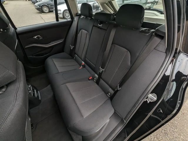 BMW 320 320e Touring