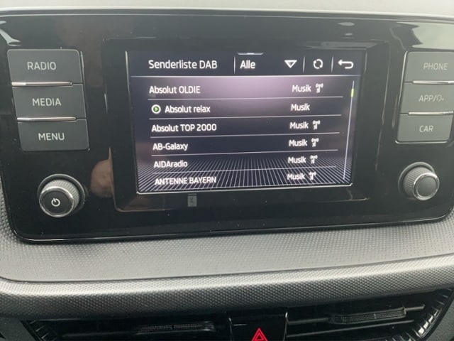 Skoda Fabia 1.0 MPI LED LICHT+KLIMA+SITZHZG+PDC+DAB+LANE ASS+TEL VORB+MAL+NSW+U