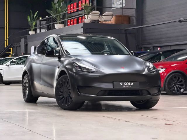 Tesla Model Y REAR WHEEL DRIVE - FULL WRAP - AUTOPILOT