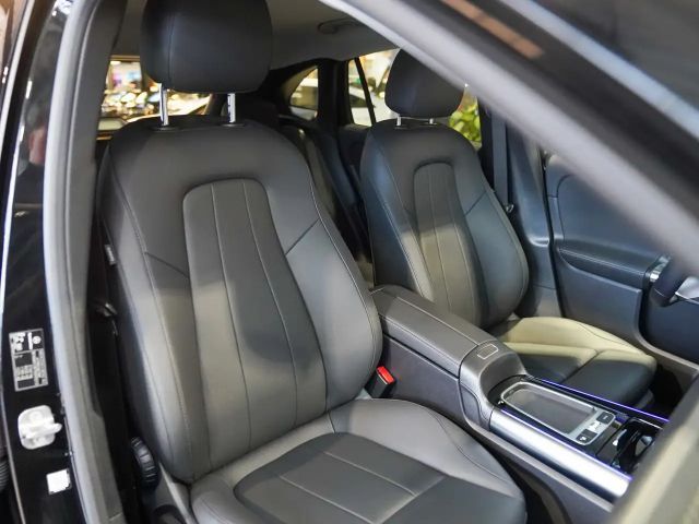 Mercedes-Benz GLA 200 GLA 200 d Progressive