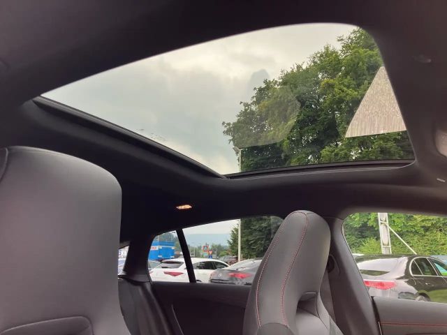 Mercedes-Benz CLA 200 AMG Line Shooting Brake