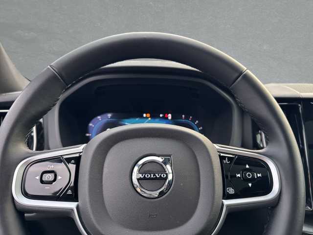 Volvo XC60 AWD Dark Plus