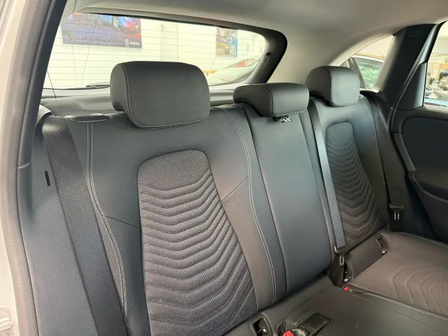 Mercedes-Benz B 180 Progressive Sedan