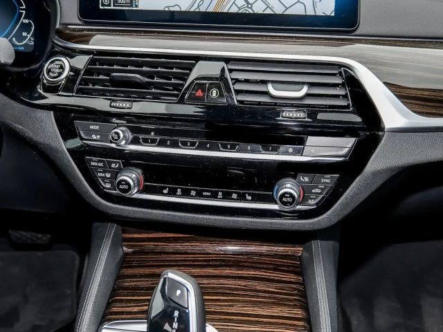 BMW 530 530e Luxury Line