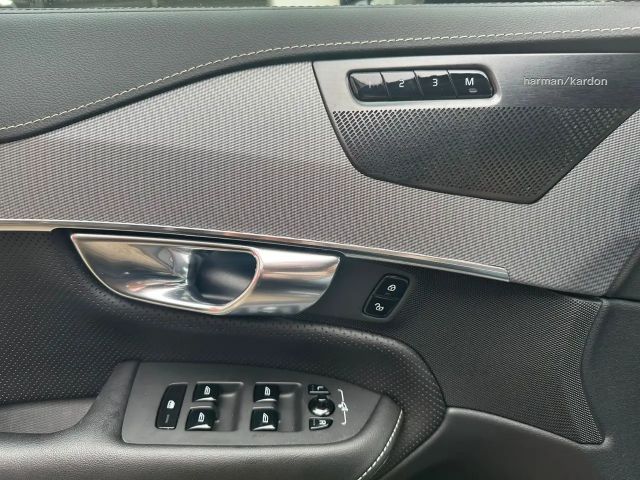 Volvo XC90 R-Design Recharge