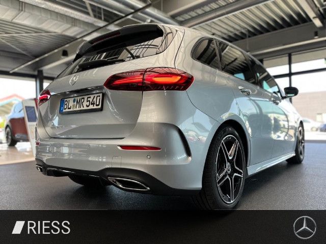 Mercedes-Benz B 180 Sedan