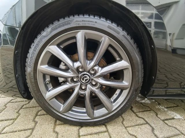 Mazda 3 2.5L SkyActiv Takumi e-Skyactiv