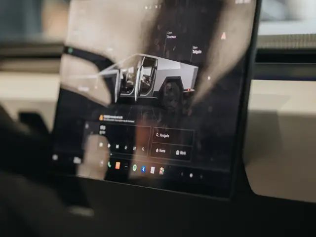 Tesla Cybertruck Cybertruck "foundation series" EU Zulassung