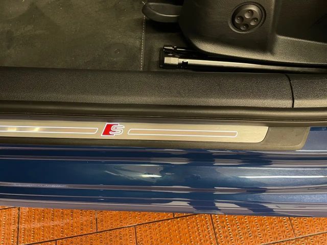 Audi A4 35 TFSI S-Line Sedan