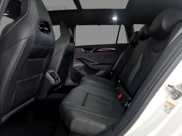 Volkswagen Passat DSG R-Line eHybrid