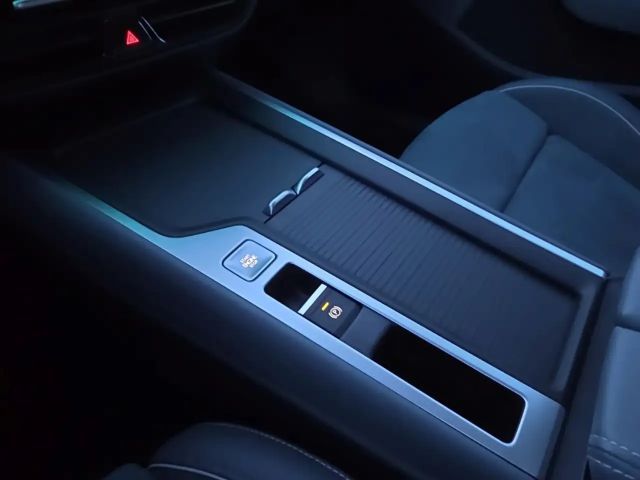 Volkswagen Passat 1.5 eTSI Business Variant