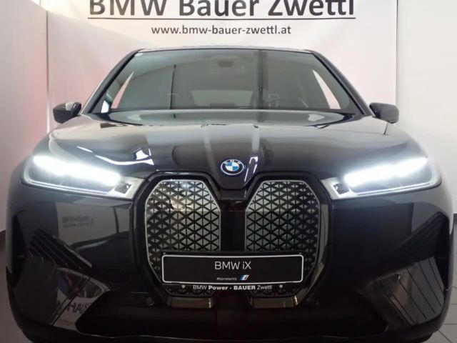 BMW iX xDrive50