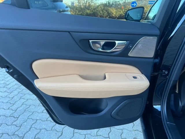 Volvo V60 Dark Ultra