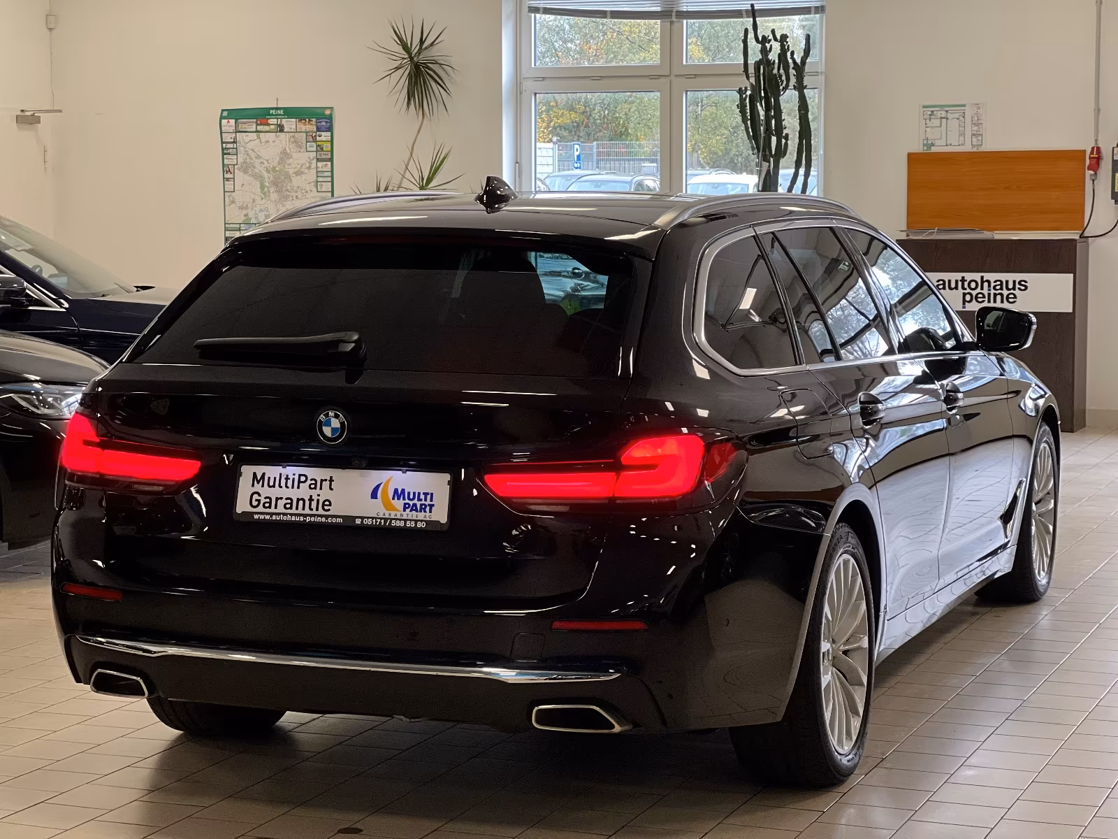 BMW 520 dxD/HUD/AHK/Massag&BelüftStz/Panor/LuxL