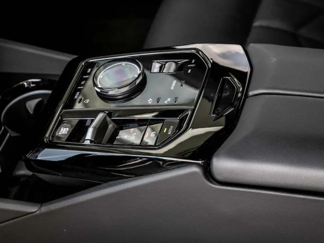 BMW 520 520i M-Sport Sedan