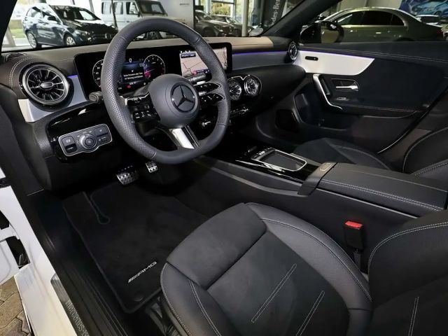 Mercedes-Benz CLA 200 AMG Line Coupé