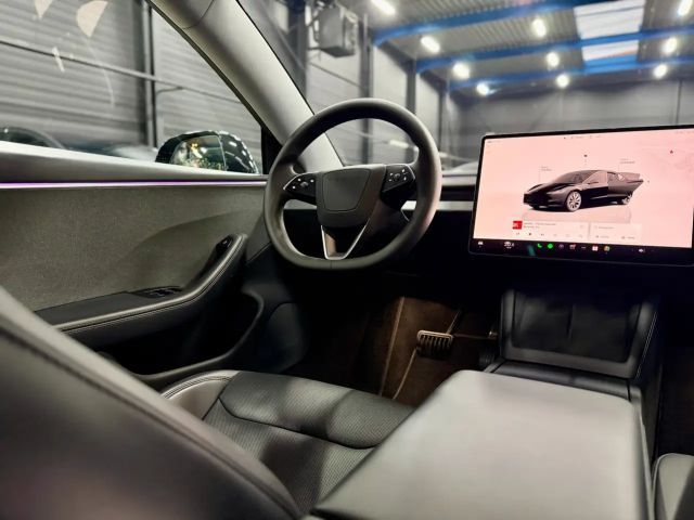Tesla Model 3 RWD