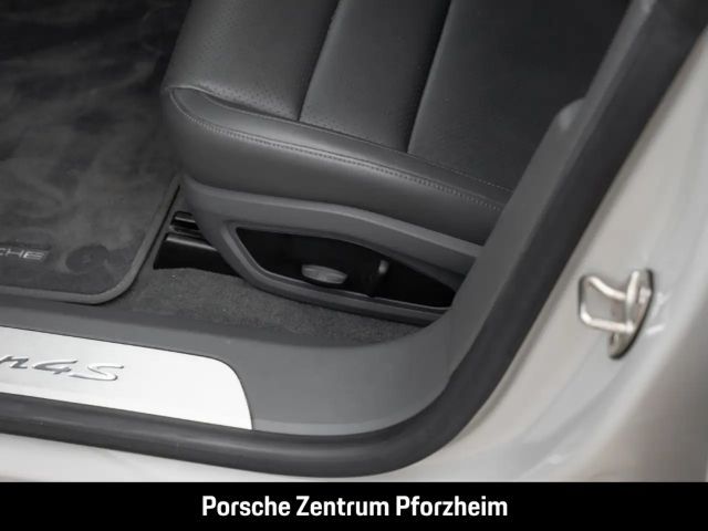 Porsche Taycan 4S
