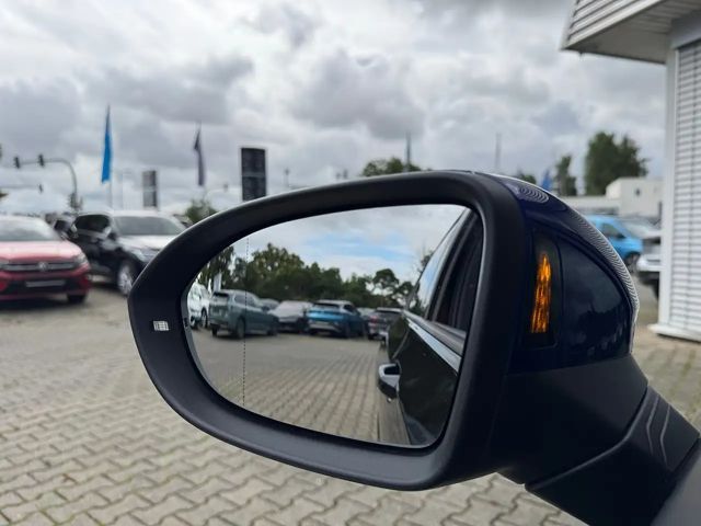 Volkswagen Golf 2.0 TSI Golf VIII