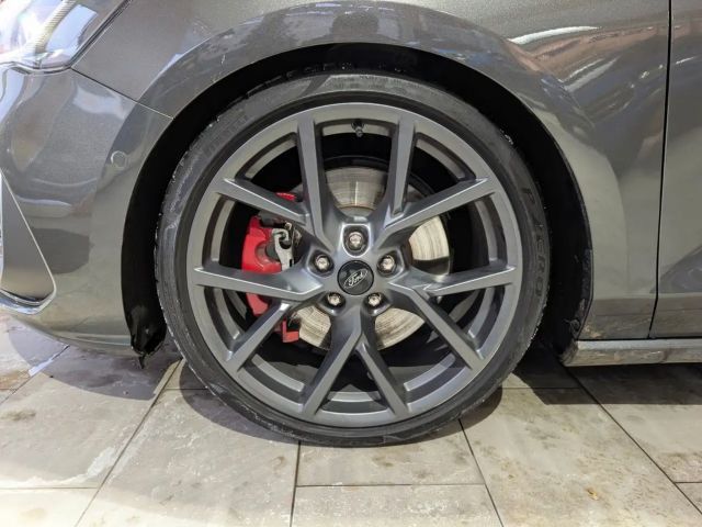Ford Focus ST Line
