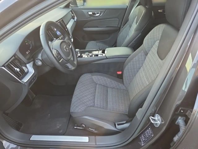 Volvo V60 AWD Core Hybrid T6