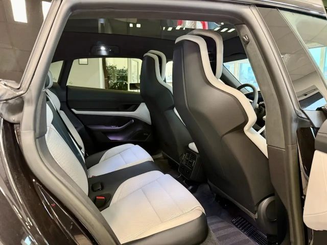 Porsche Taycan GTS Sport Turismo