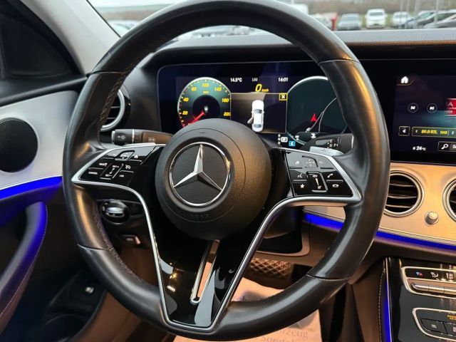 Mercedes-Benz E 220 E 220 d Sedan