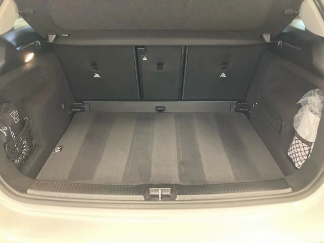 Mercedes-Benz B 220 4MATIC Progressive Sedan