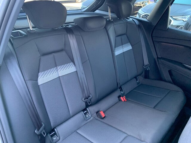 Audi Q4 e-tron SUV 45 e-tron Audi Q4 e-tron