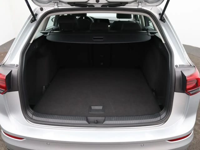 Volkswagen Golf 1.5 eTSI DSG Life Variant