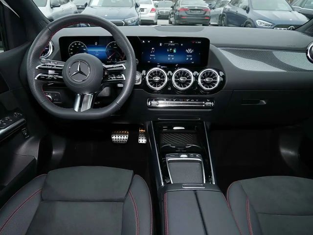 Mercedes-Benz B 220 AMG Line B 220 d