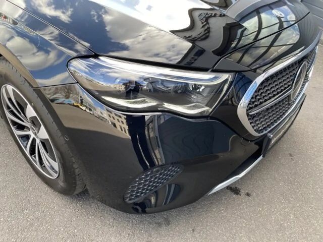 Mercedes-Benz E 200 AVANTGARDE Sedan