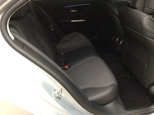 Mercedes-Benz C 180 AVANTGARDE Sedan