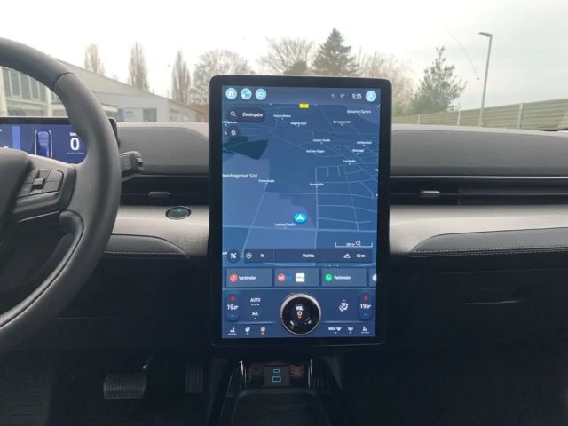 Ford Mustang Mach-E Basis Navi digitales Cockpit LED ACC Mehrzonenklim