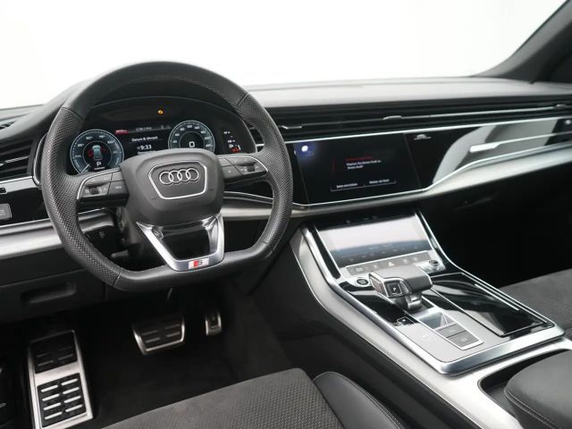 Audi Q8 S-Line