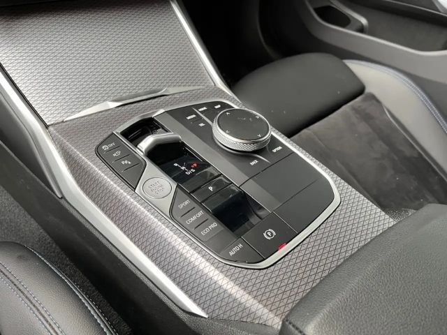 BMW 320 320d M-Sport Sedan xDrive