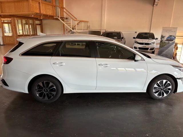 Kia Ceed Hybrid PHEV SportWagon Vision