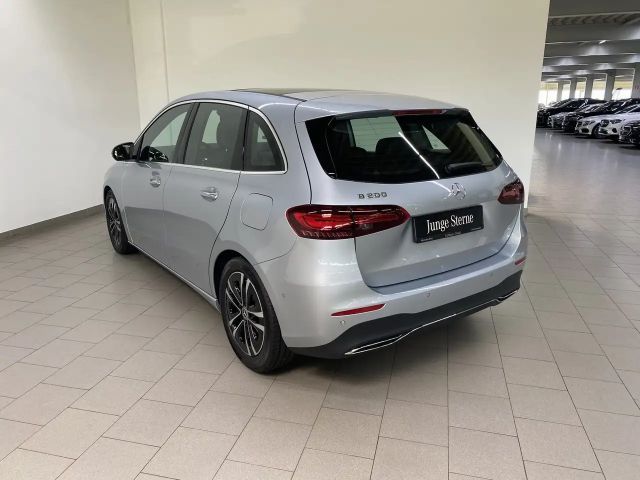 Mercedes-Benz B 200 Progressive Sedan