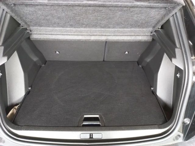 Peugeot E-2008 Allure Pack